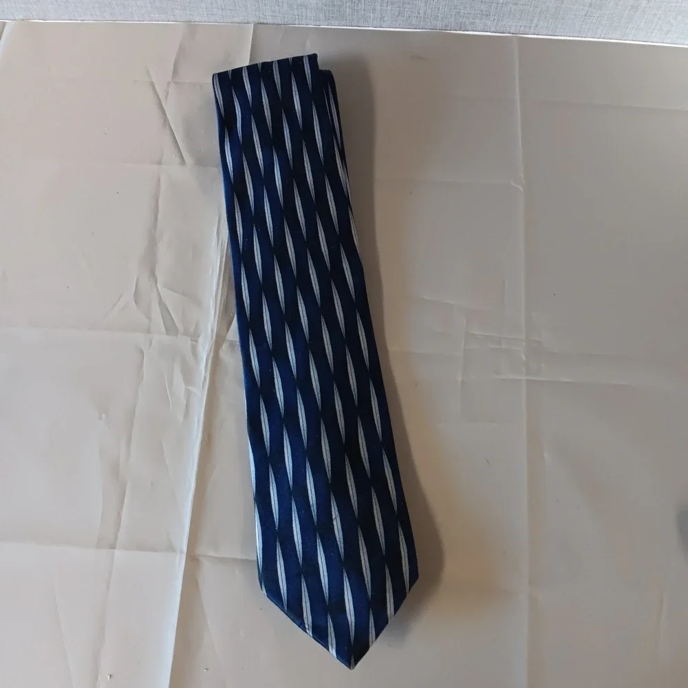 Luomo Moda Italy‎ Silk Necktie Blue Silver Geometric Abstract Business Tie